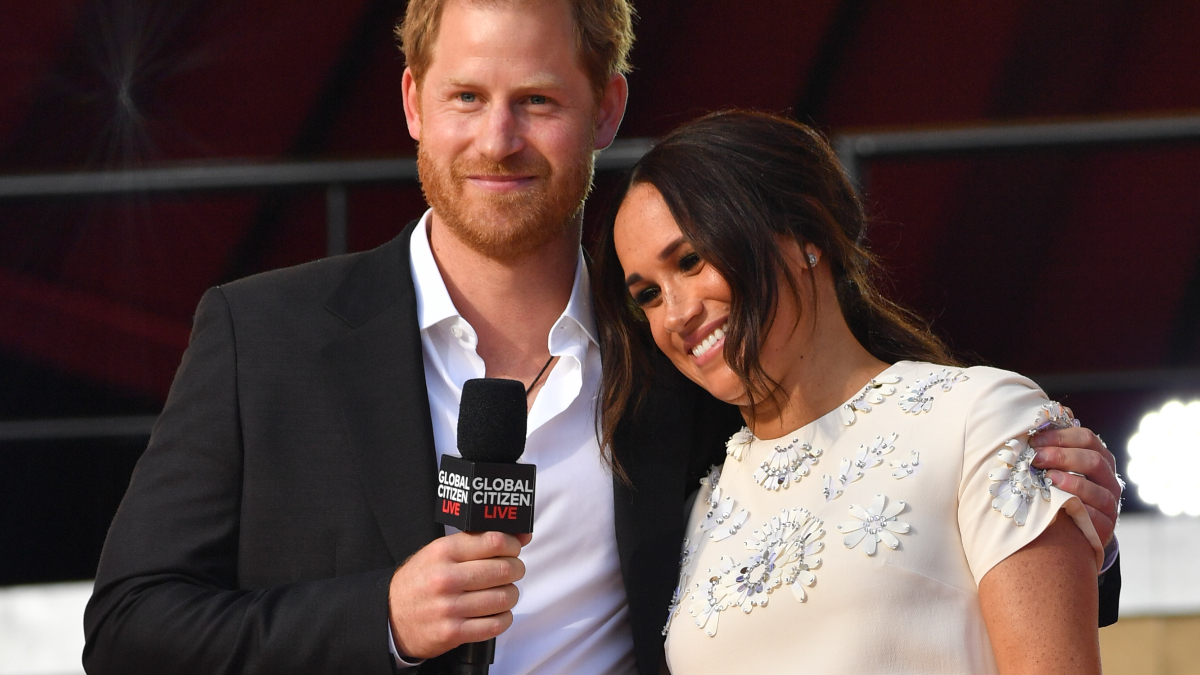 Harry und Meghan zeigen ihre Kids zu Weihnachten.