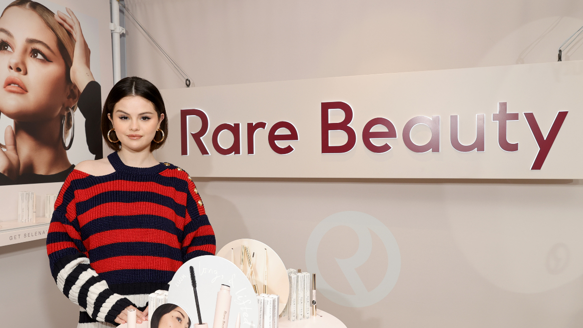 Selena Gomez bedankt sich bei ihren MItarbeitern von "Rare Beauty".