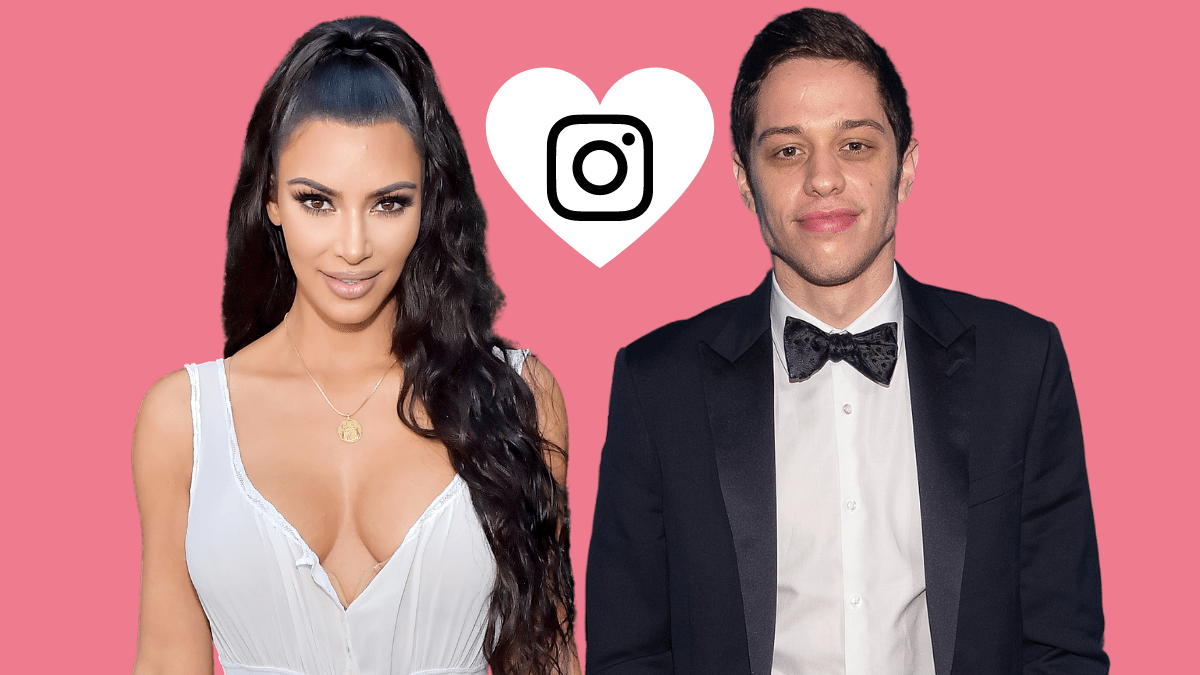 Kim Kardashian und Pete Davidson posieren.