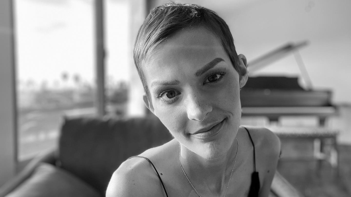 Jane aka Nightbirde: Video-Botschaft an die Fans.